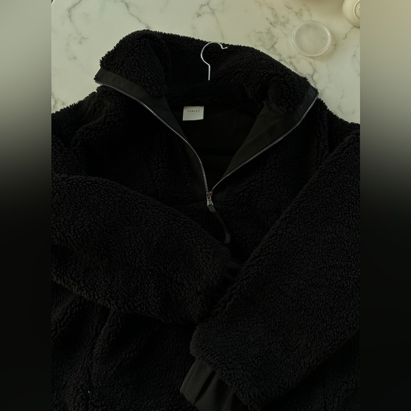 Varley
Appleton Half Zip Pullover Jacket Black - Picture 5 of 5